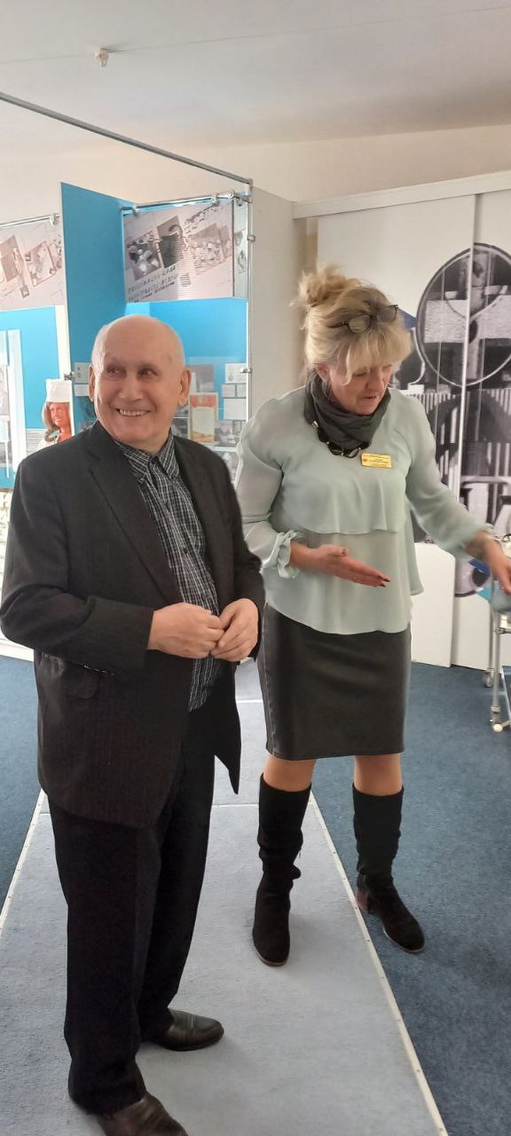 photo 5211015599436271060 y